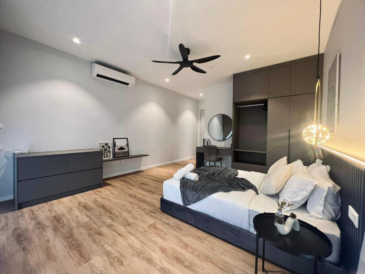 Quill Luxury Designer 7pax By Hausome