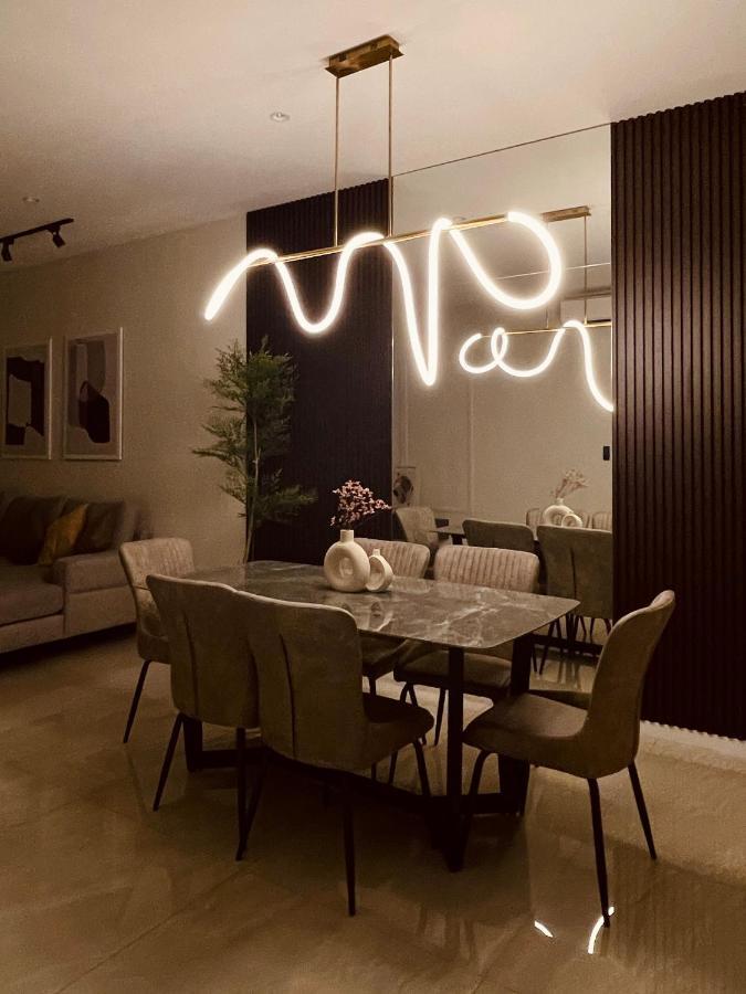 Quill Luxury Designer 7pax By Hausome *