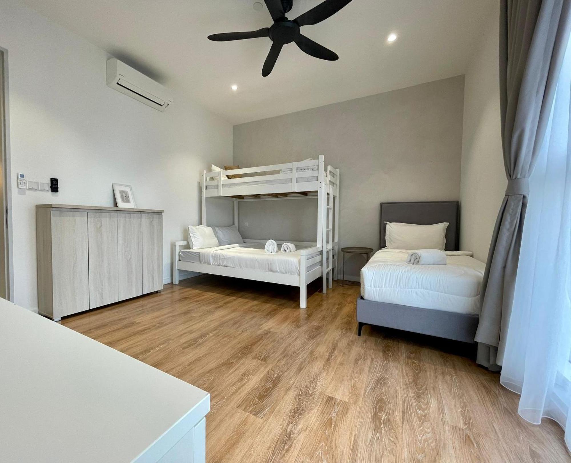 Quill Luxury Designer 7pax By Hausome